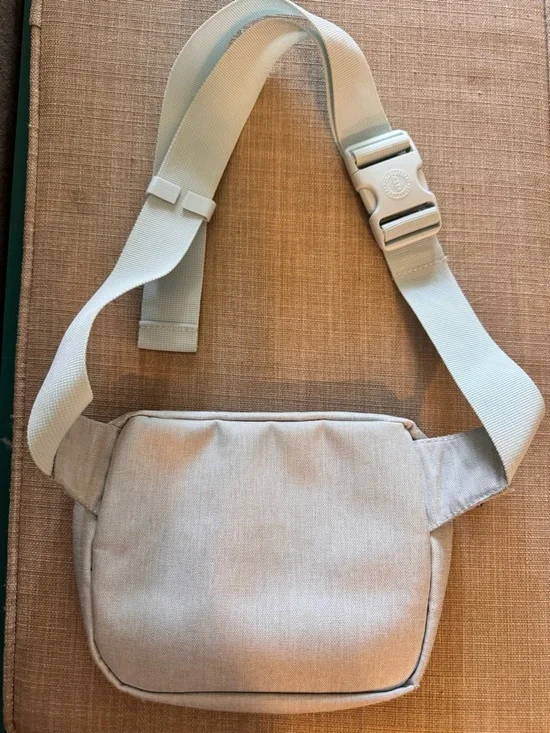 Herschel Supply Company Settlement Hip Pack - Light Cream - Picture 3 of 5